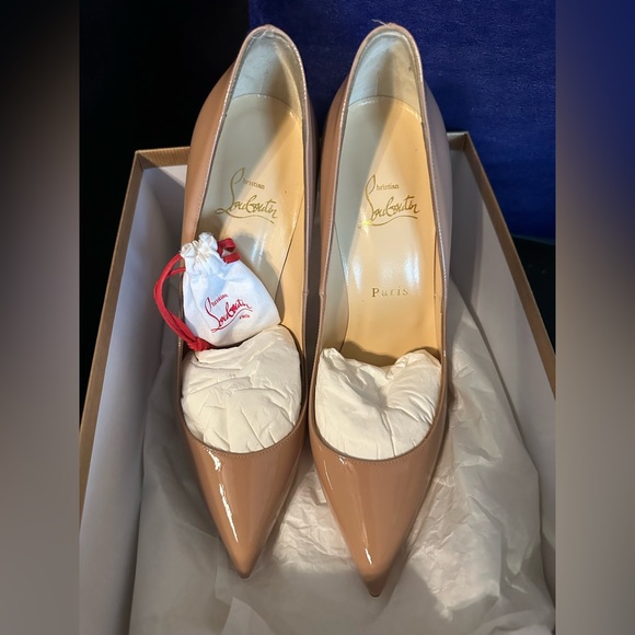 Brand New! Never worn. Box and extra taps included. Size40. Patent leather. - Picture 2 of 16